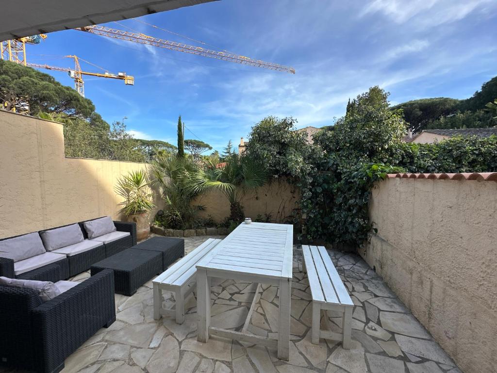 Superbe Emplacement , terrasse et parking! 6