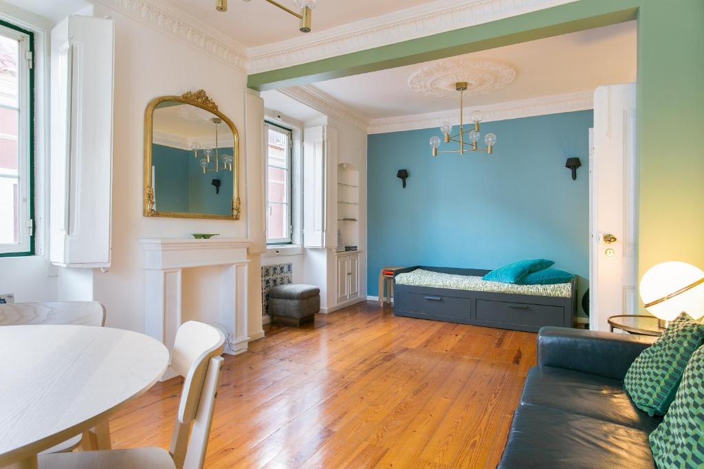 Spacious, Bright and Newly Renovated 2 Bedroom Apartment, Lisbon Historical Center, Madragoa 6