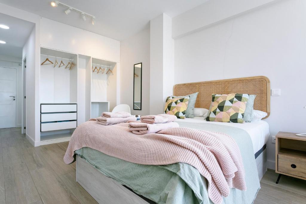Sunstay Cruz Loft Torremolinos 2