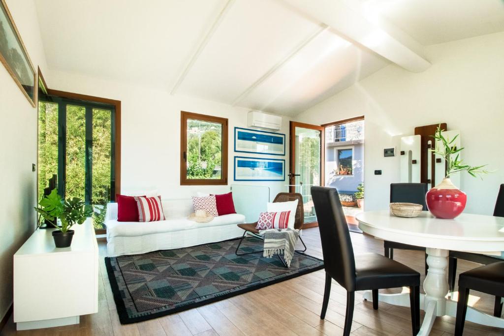 La Villetta 2 - Elegant and Cozy Cottage with free parking and A C 3