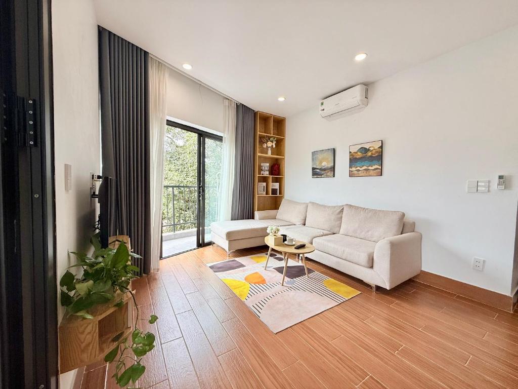 Morri West Lake Apartment