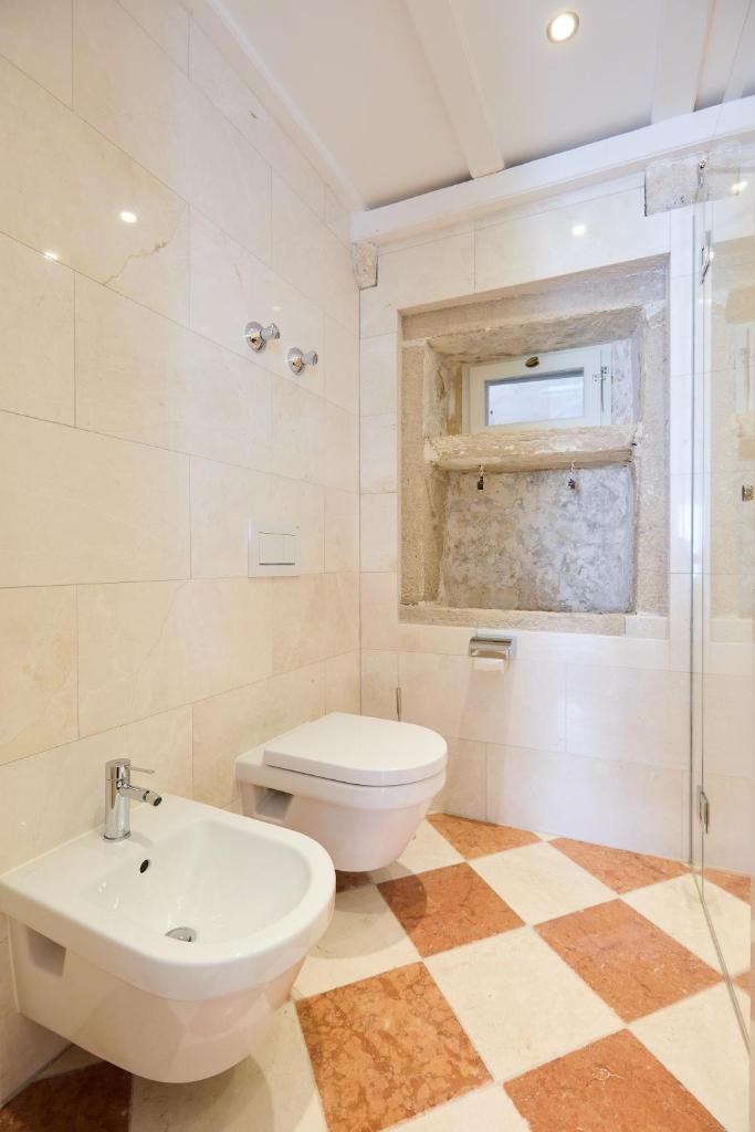 Luxury Villa In the Old Town with Stunning Views 7