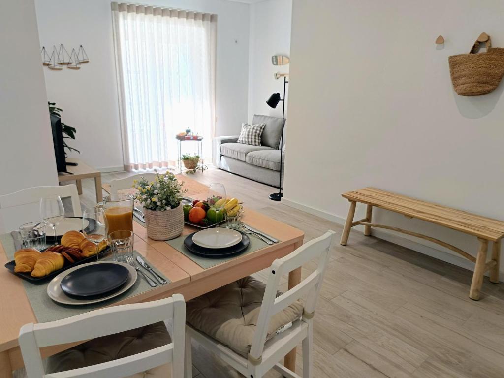 Grey and Green, modern 2-bedroom apartment, AC, top location at faro's historic centre 2