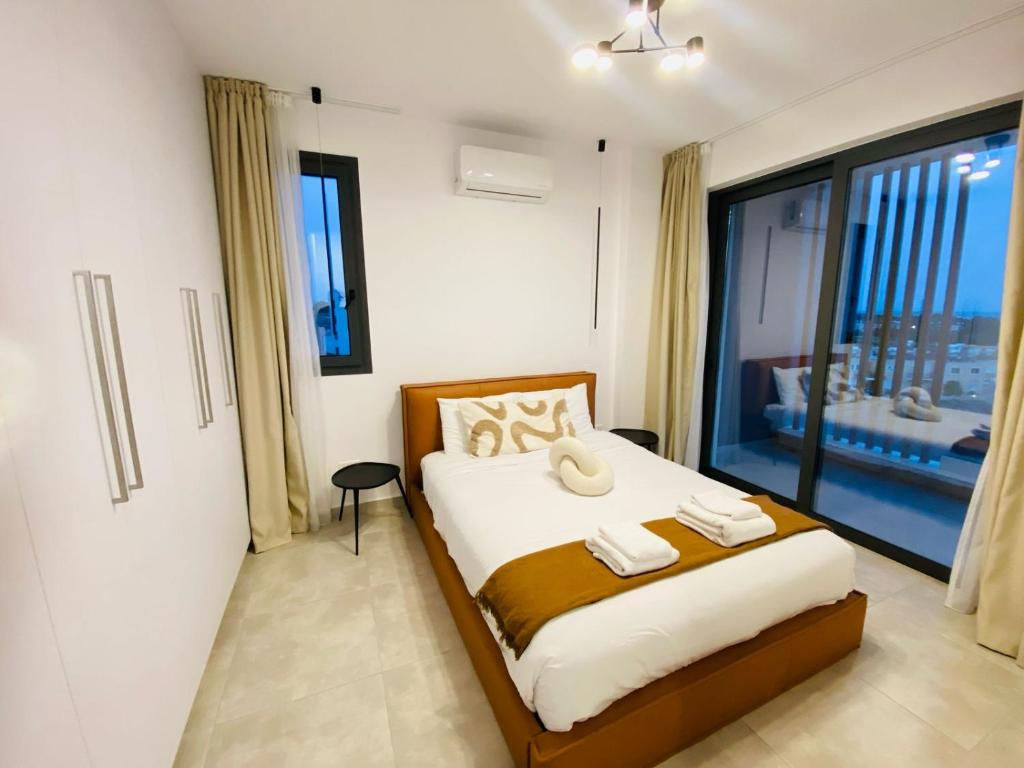 Sea view Penthouse Universal Residences 2