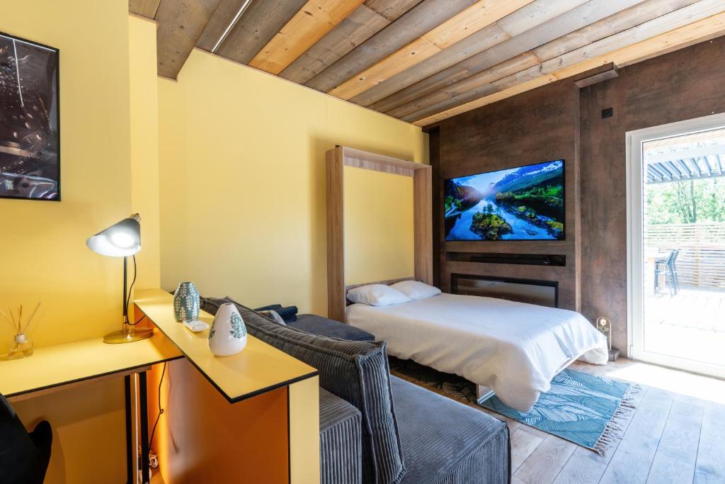 Appartement avec piscine & terrasse vue montagne 6