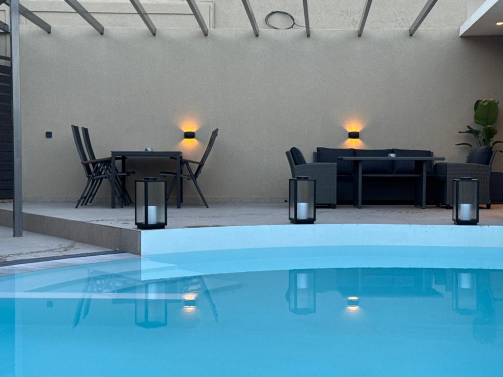 Private Pool House By Natchos 4