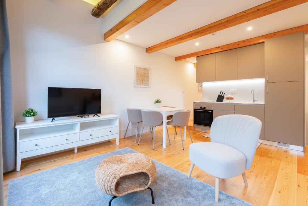 Plaza Apartments by HostWise 7