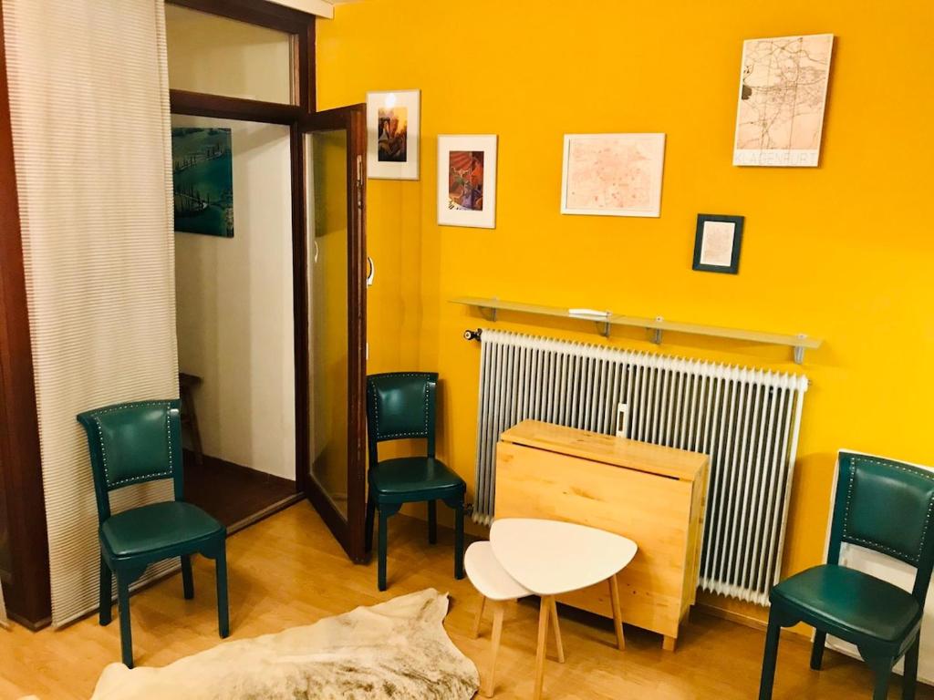 Vintage Studio Apartment 1