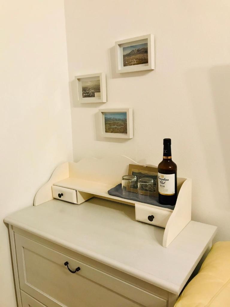 Vintage Studio Apartment 3