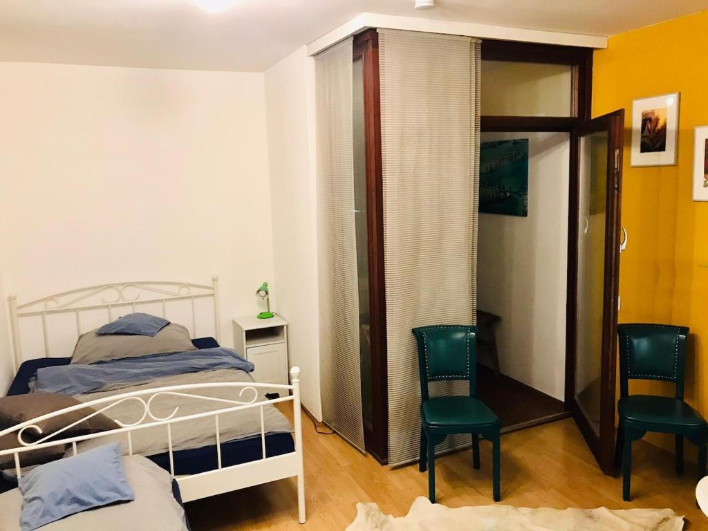 Vintage Studio Apartment 7