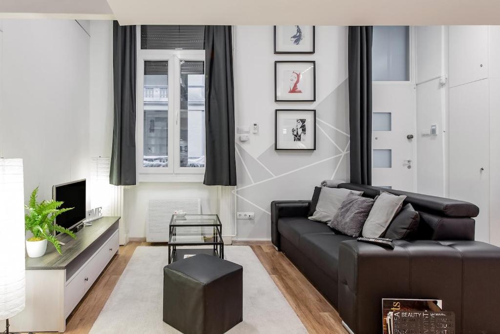 Redesigned Studio Loft in Historic Building 1