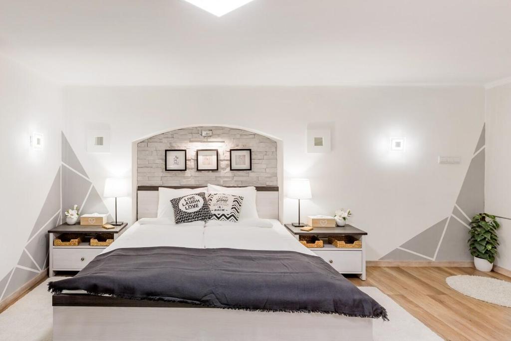 Redesigned Studio Loft in Historic Building 2