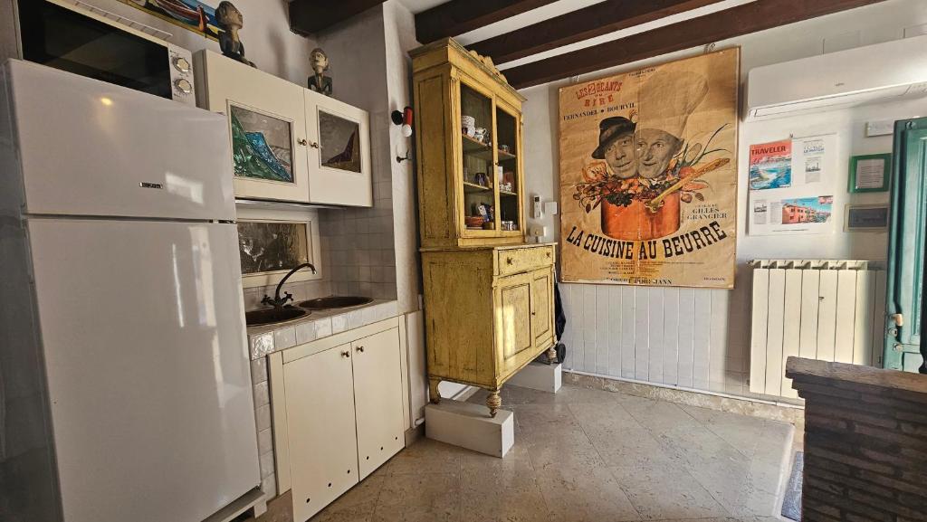 Casa Yellow Corner - Seasons Real Estate - Burano 7