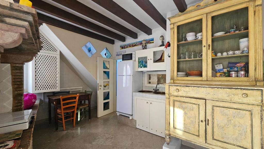 Casa Yellow Corner - Seasons Real Estate - Burano 2