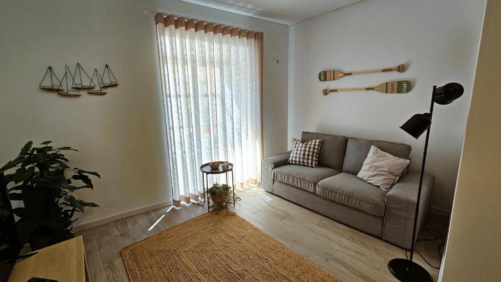 Grey and Green, modern 2-bedroom apartment, AC, top location at faro's historic centre 3