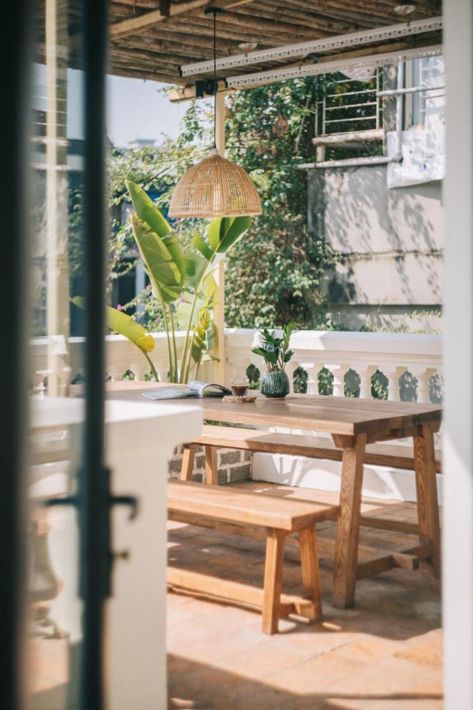NUNANUNONG Garden Building with Green ROOFTOP