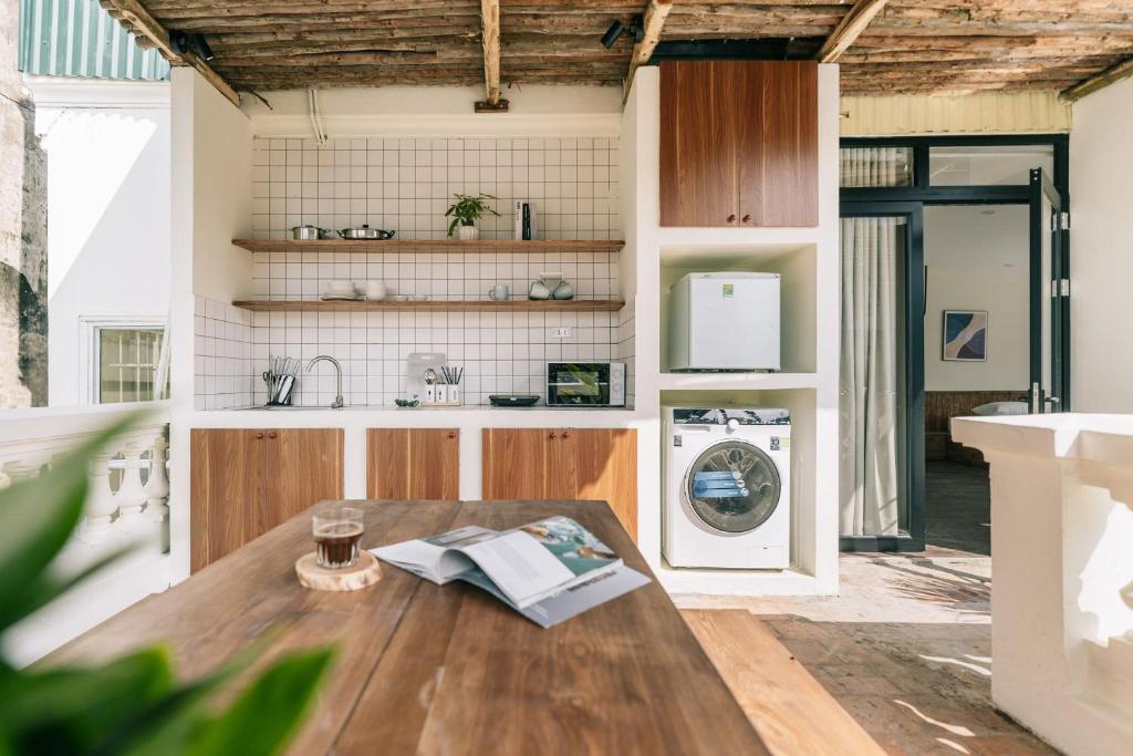 NUNANUNONG Garden Building with Green ROOFTOP