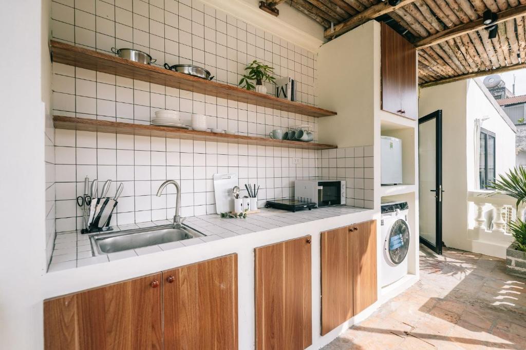 NUNANUNONG Garden Building with Green ROOFTOP