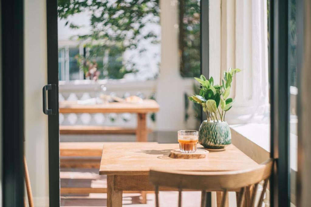NUNANUNONG Garden Building with Green ROOFTOP