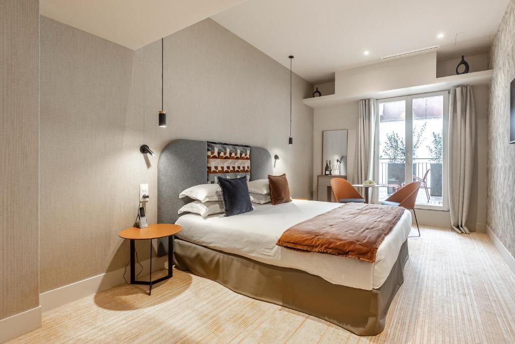 Suites FL By Sweett 6