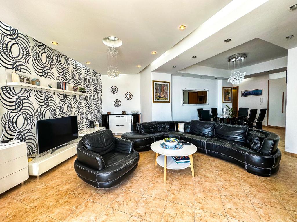 Casa del Mar - 2BR, First Line Sea view Vollga 4