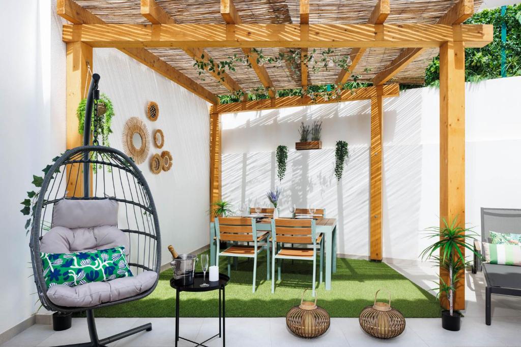 Roots Apartments 2