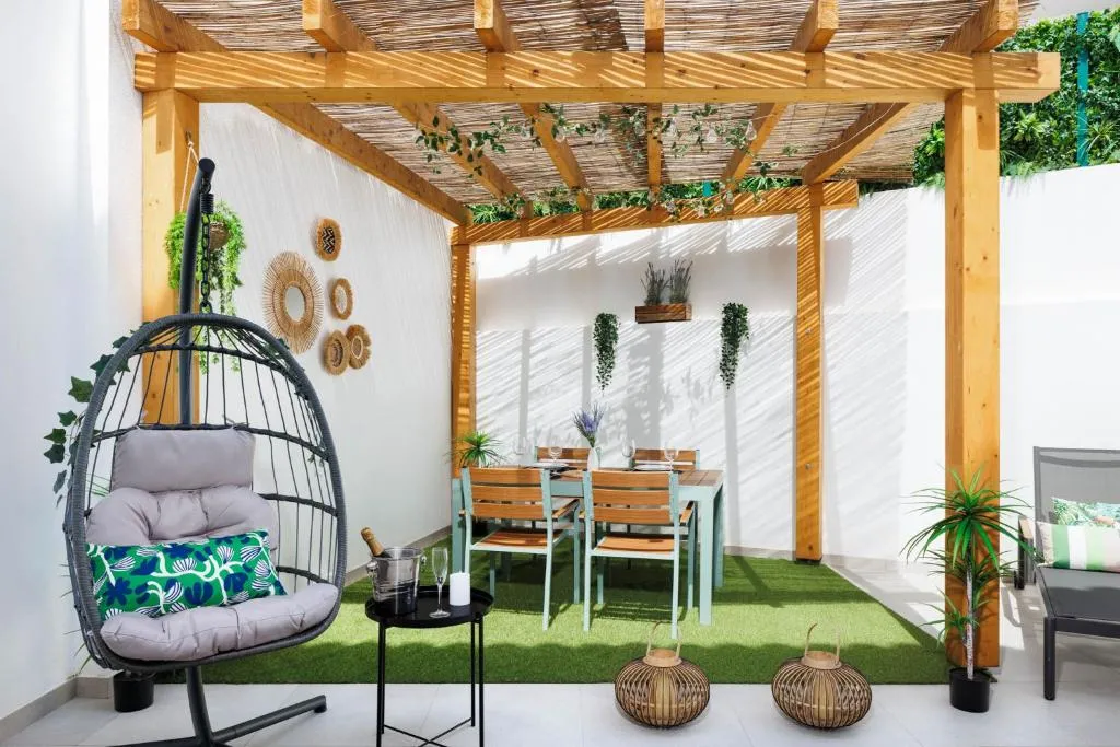 Roots Apartments 2
