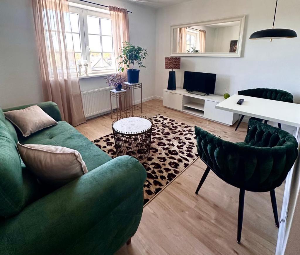 Schön gelegene und gemütliche Ferienwohnung am Weserufer 4