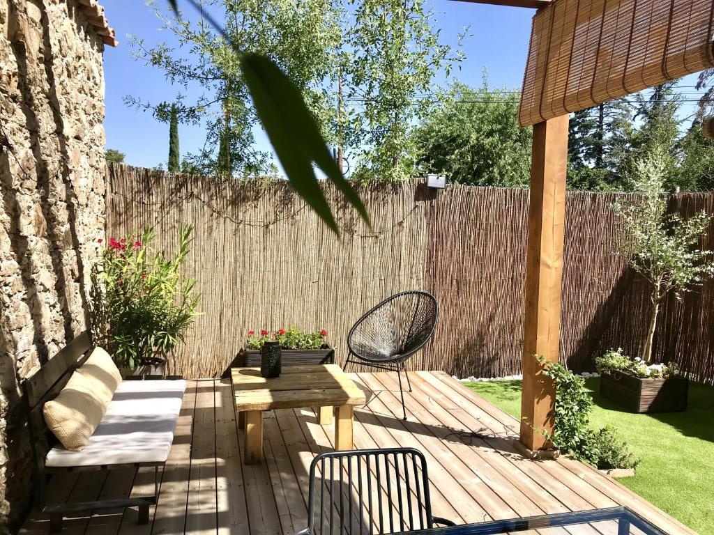 Casa del Concejo Segovia Aire acondicionado y jardín 1