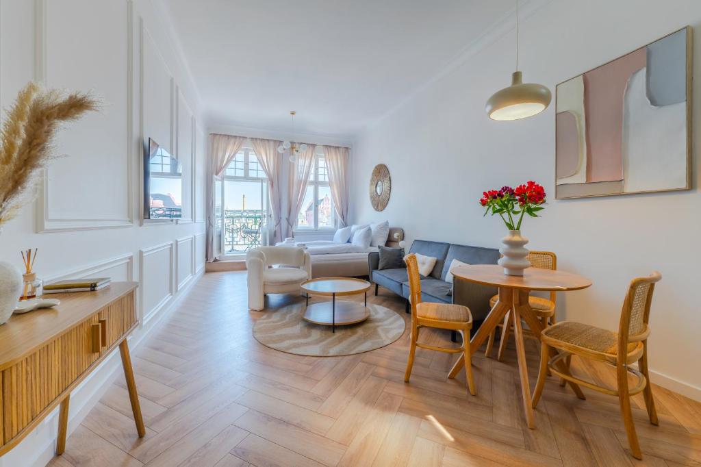 Stary Rynek 75 by View-Apartments 5