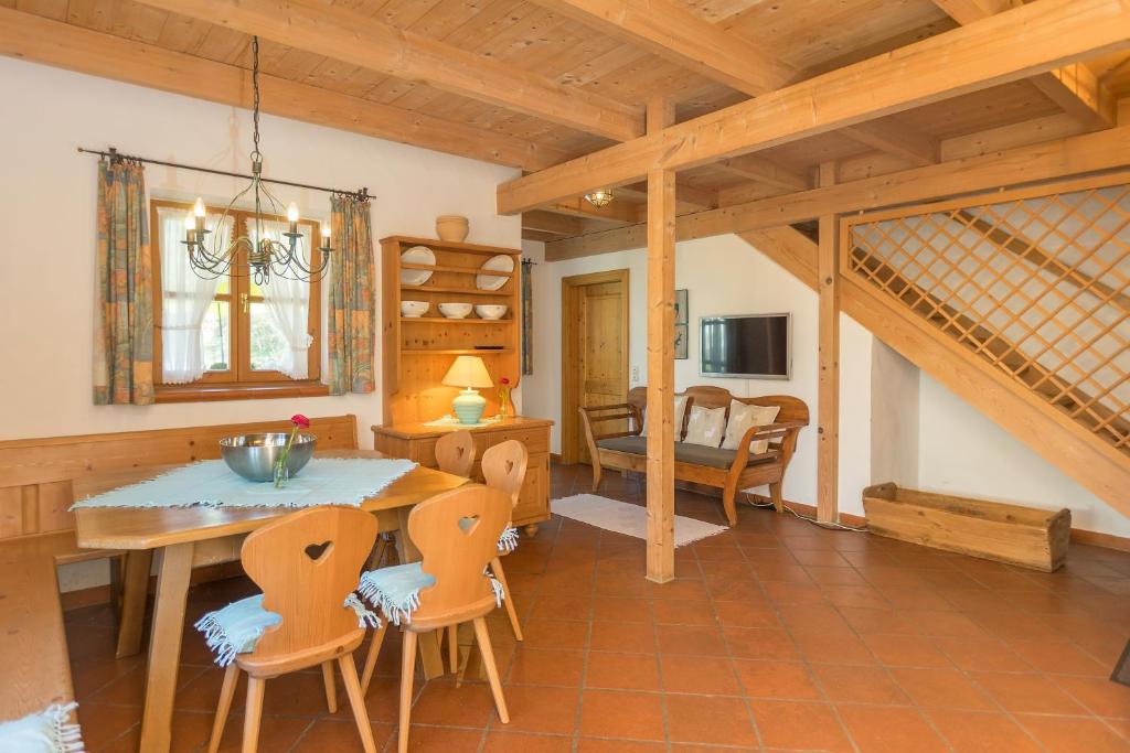 Ferienhaus Alp Chalet 5