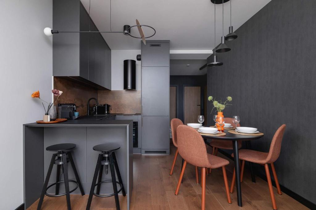 Modern & Luxurious Apartments with Balcony & Parking Cracow by Renters Prestige 3