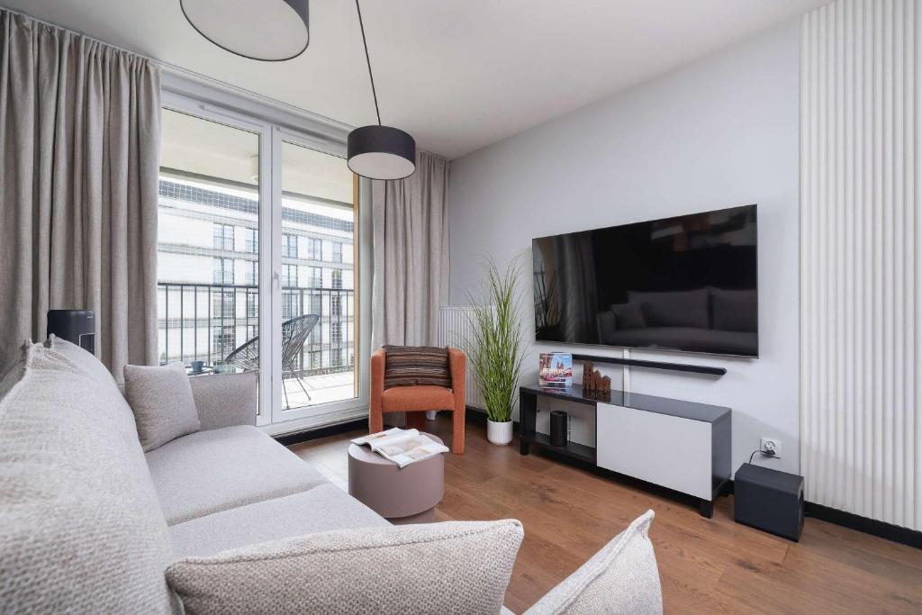 Modern & Luxurious Apartments with Balcony & Parking Cracow by Renters Prestige 7