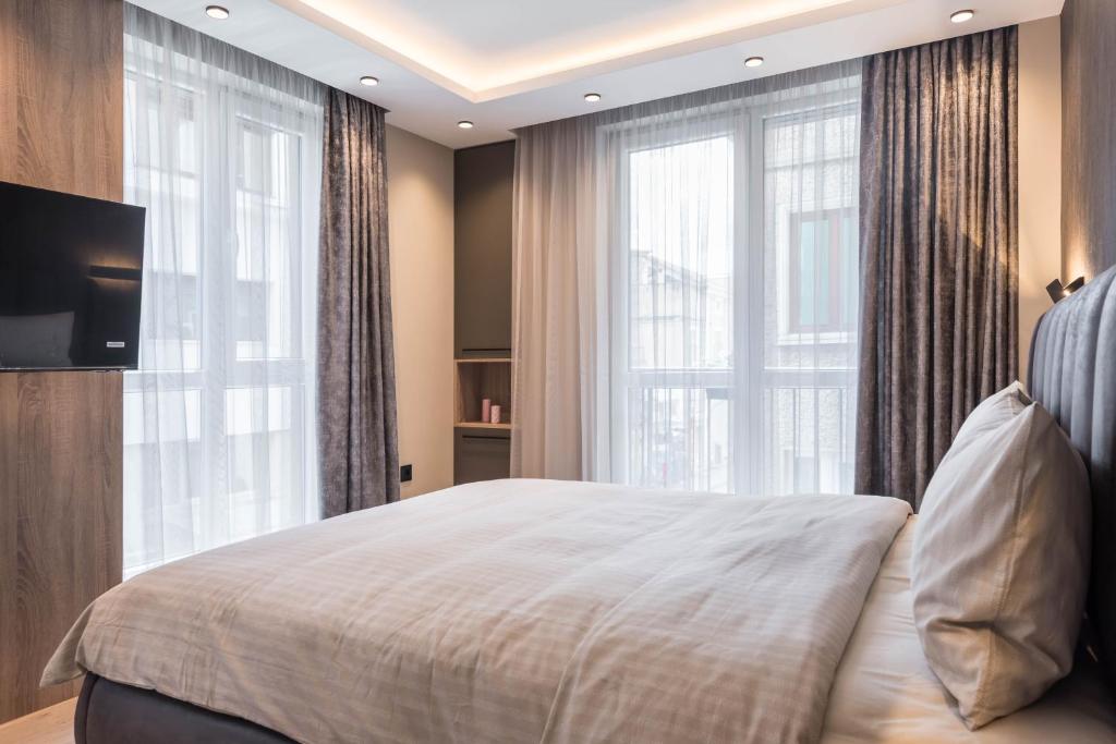 City Center Luxury Apartments 7