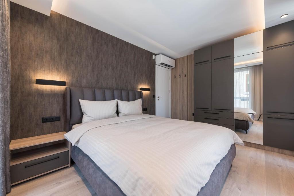 City Center Luxury Apartments 4