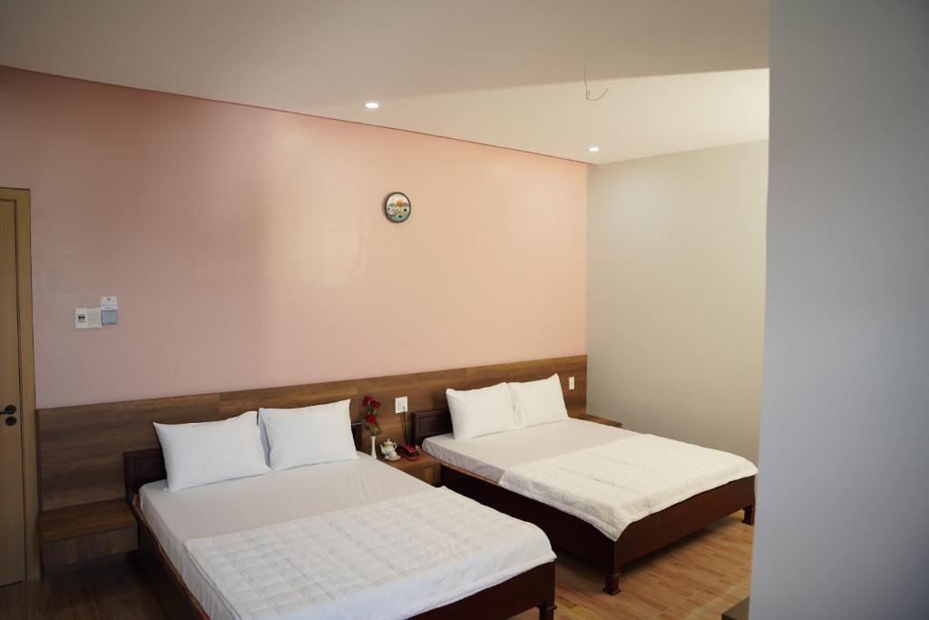 KHÁCH SẠN ĐẾ VƯƠNG