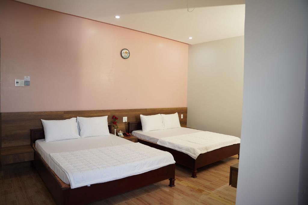 KHÁCH SẠN ĐẾ VƯƠNG