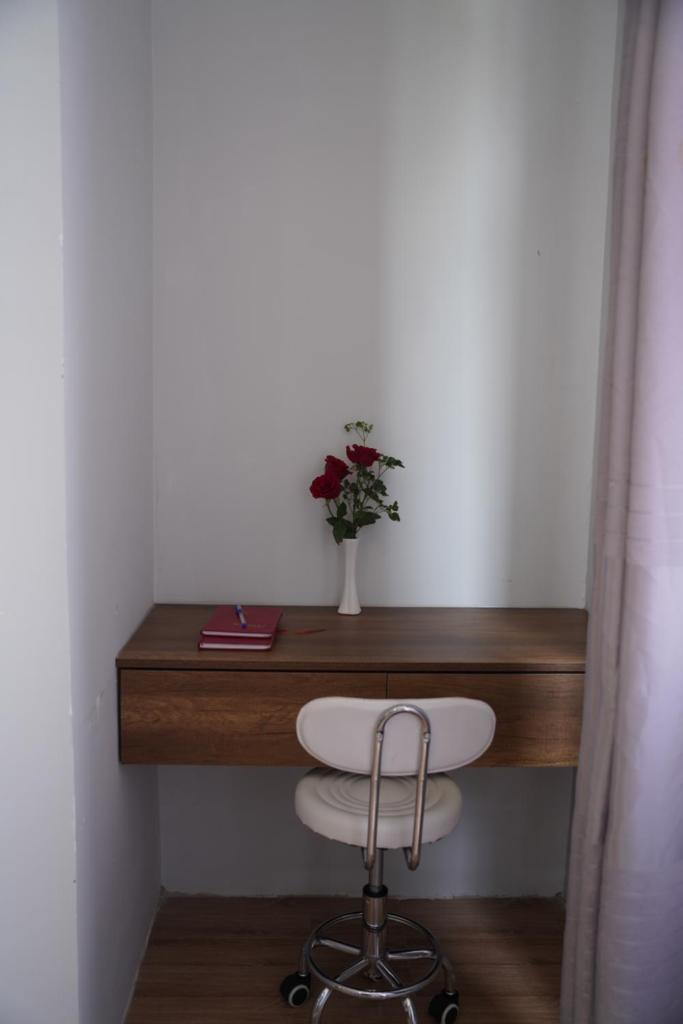 KHÁCH SẠN ĐẾ VƯƠNG