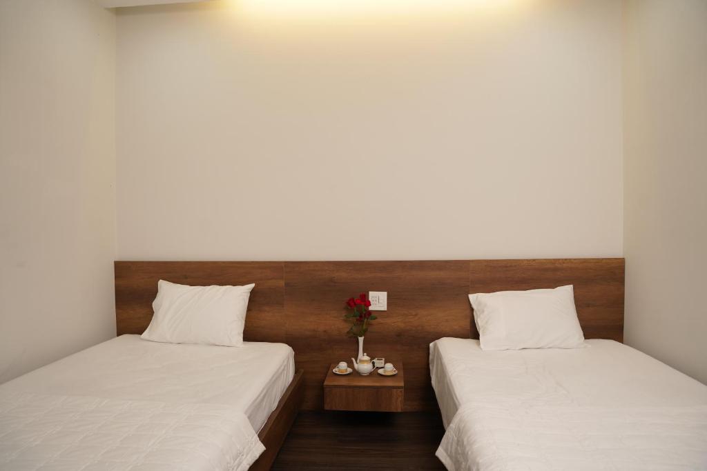 KHÁCH SẠN ĐẾ VƯƠNG