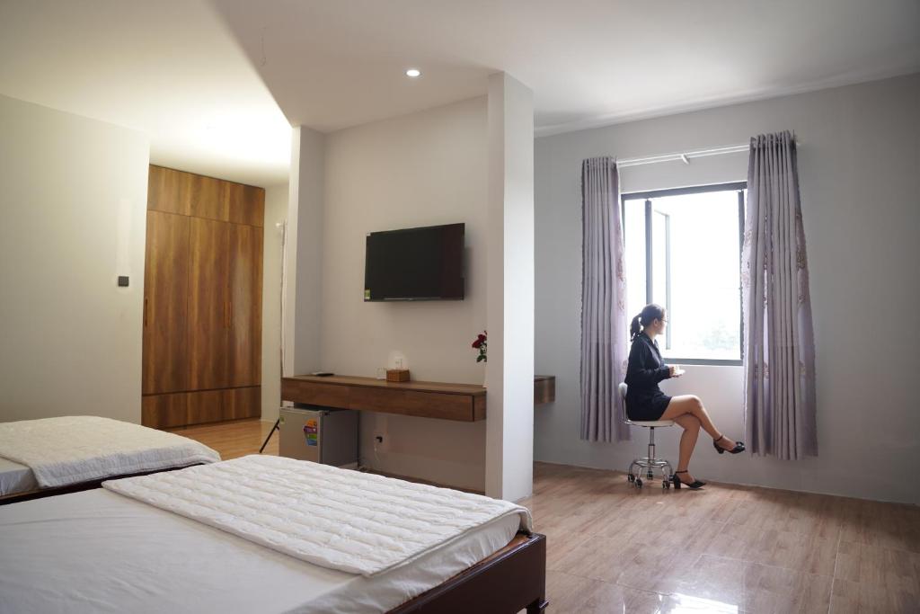 KHÁCH SẠN ĐẾ VƯƠNG