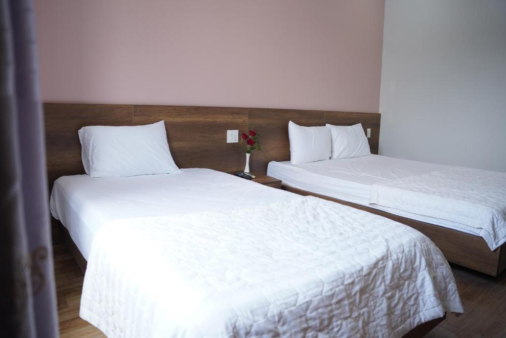 KHÁCH SẠN ĐẾ VƯƠNG