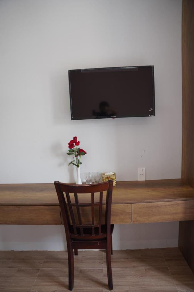 KHÁCH SẠN ĐẾ VƯƠNG