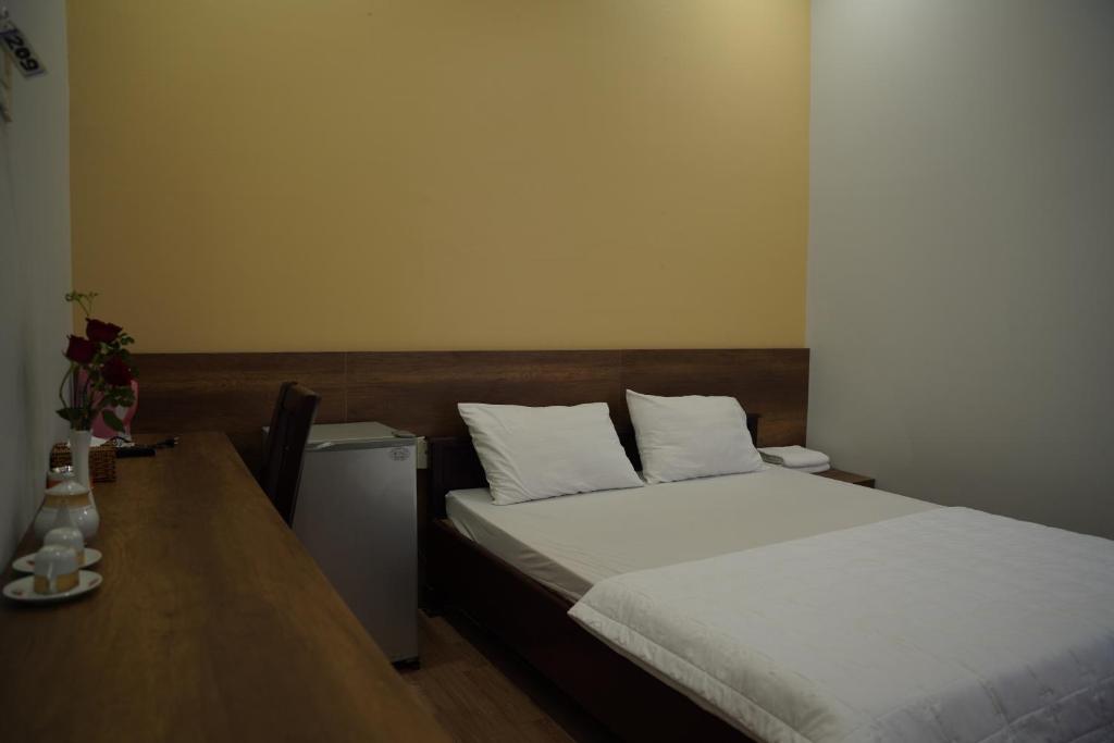 KHÁCH SẠN ĐẾ VƯƠNG