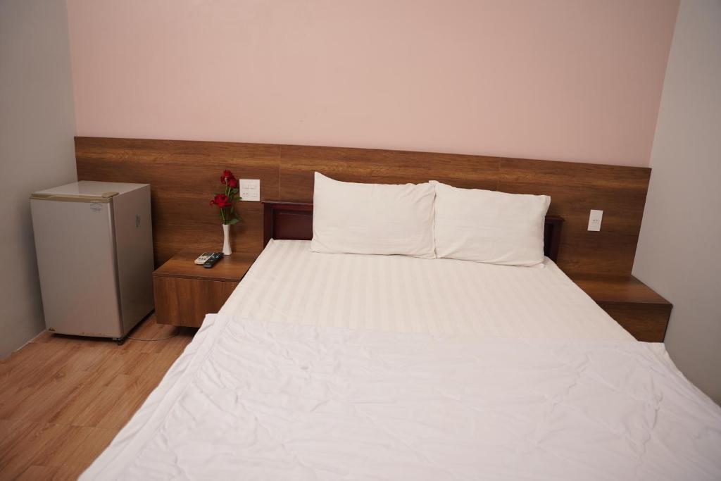 KHÁCH SẠN ĐẾ VƯƠNG