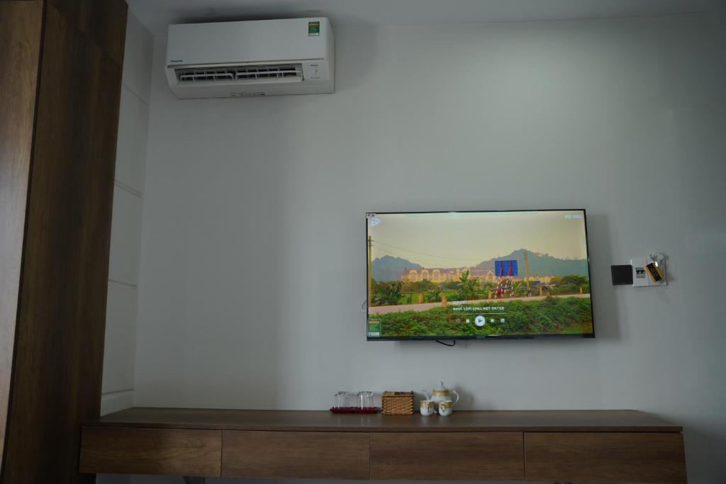 KHÁCH SẠN ĐẾ VƯƠNG