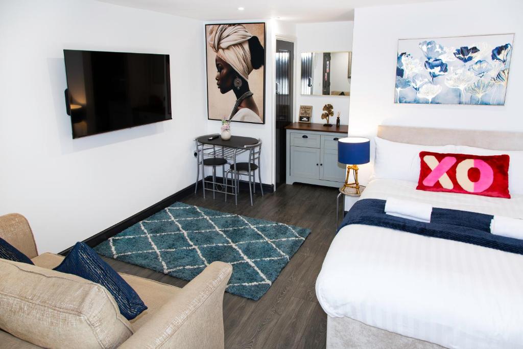Snuggle Cove Apartments- Walton Road 4