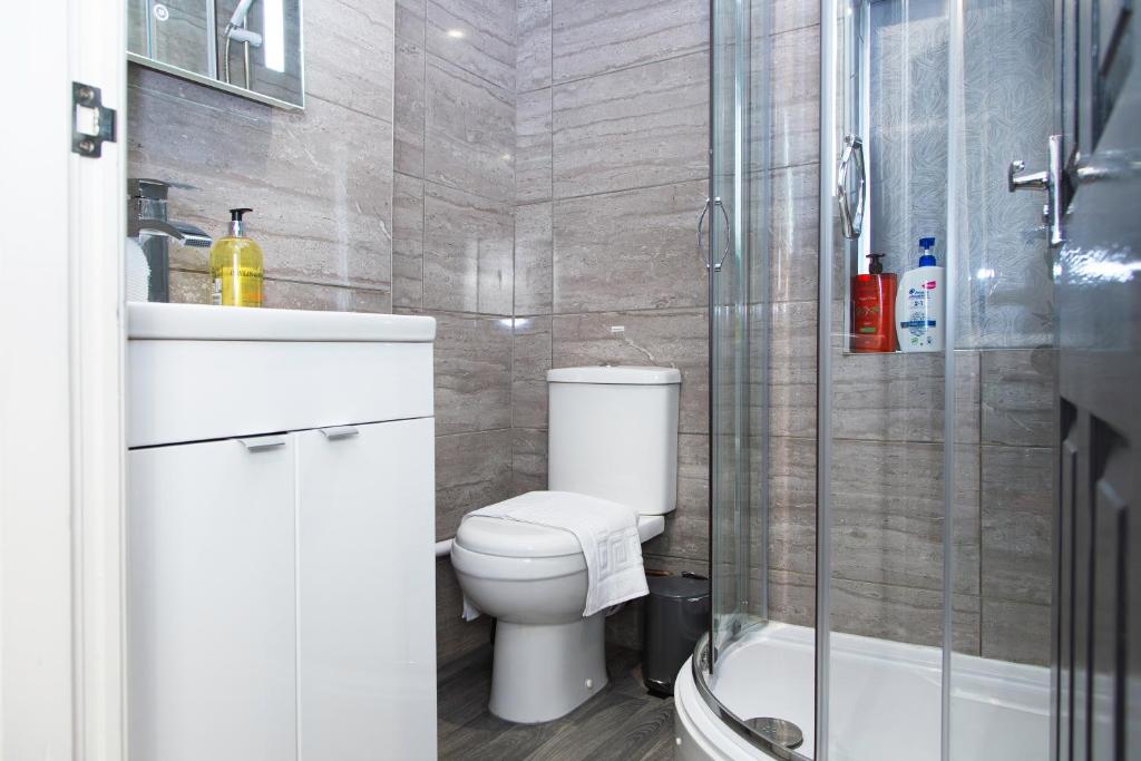 Snuggle Cove Apartments- Walton Road 8