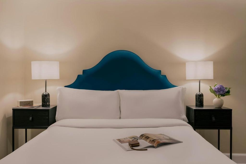 Thistle Suites Royal Garden 7
