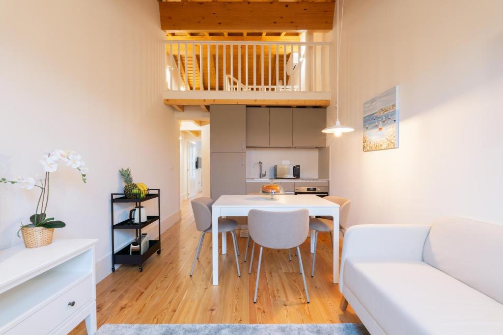 Plaza Apartments by HostWise 8