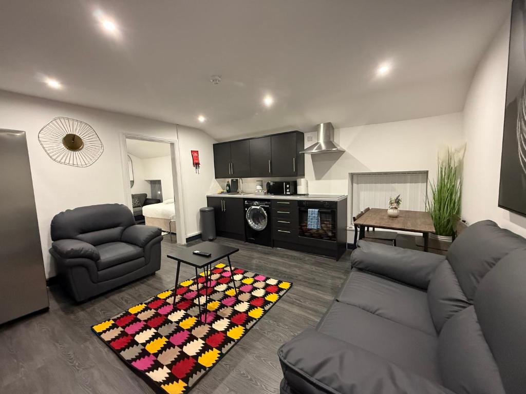 Snuggle Cove Apartments- Walton Road 6